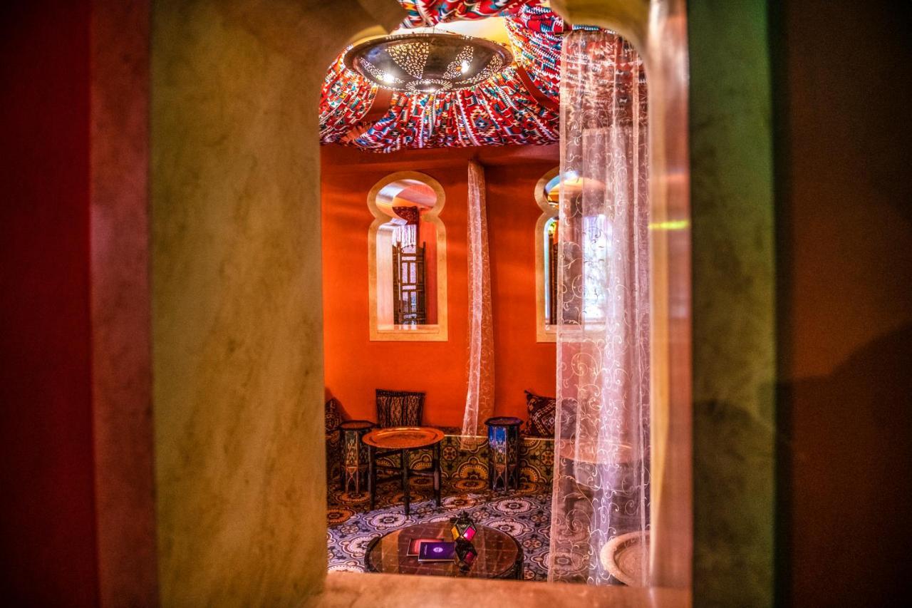 Hotel Meses Shiraz Superior-adults Only 4*