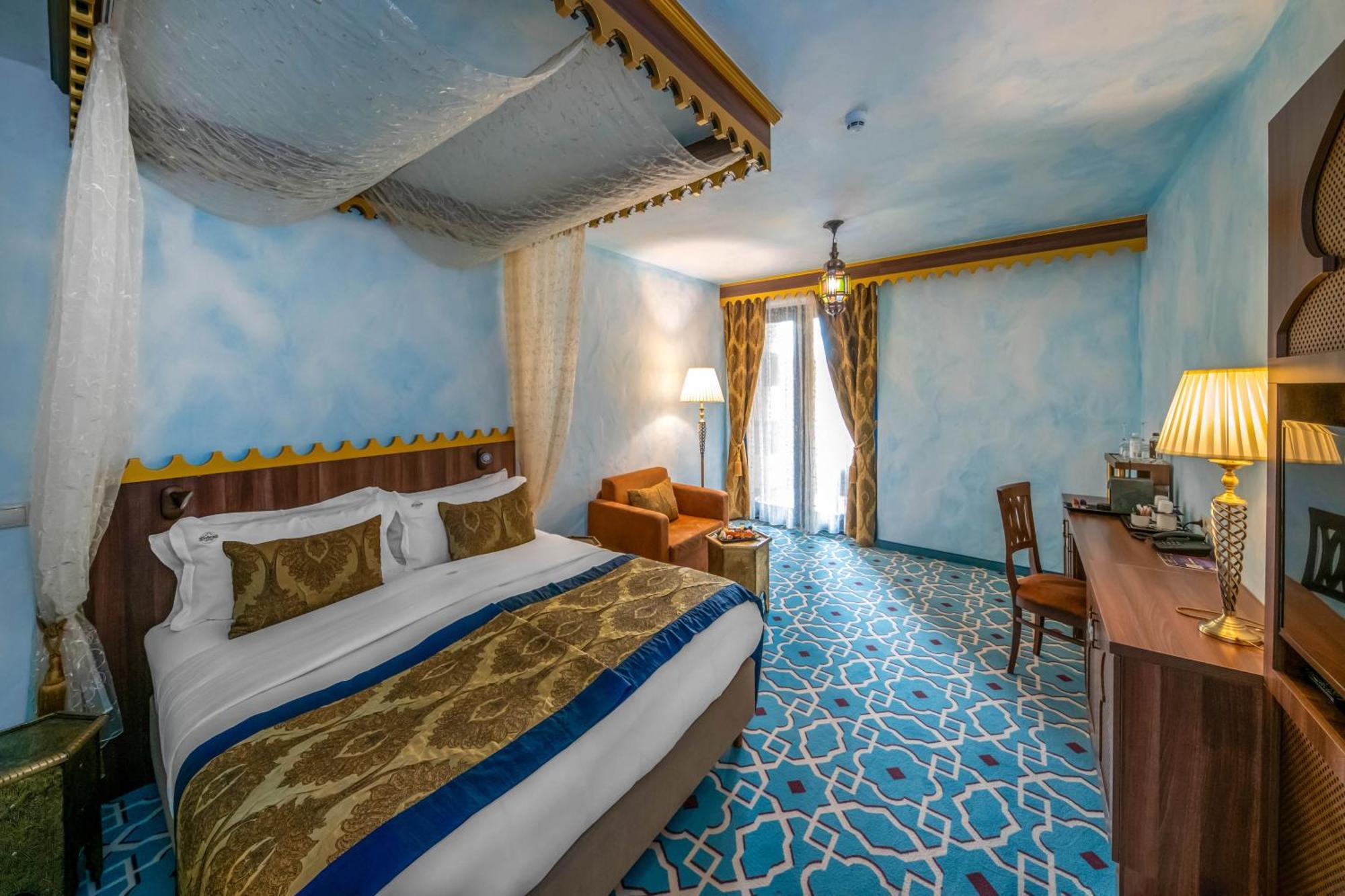 Hotel Meses Shiraz Superior-adults Only 4*