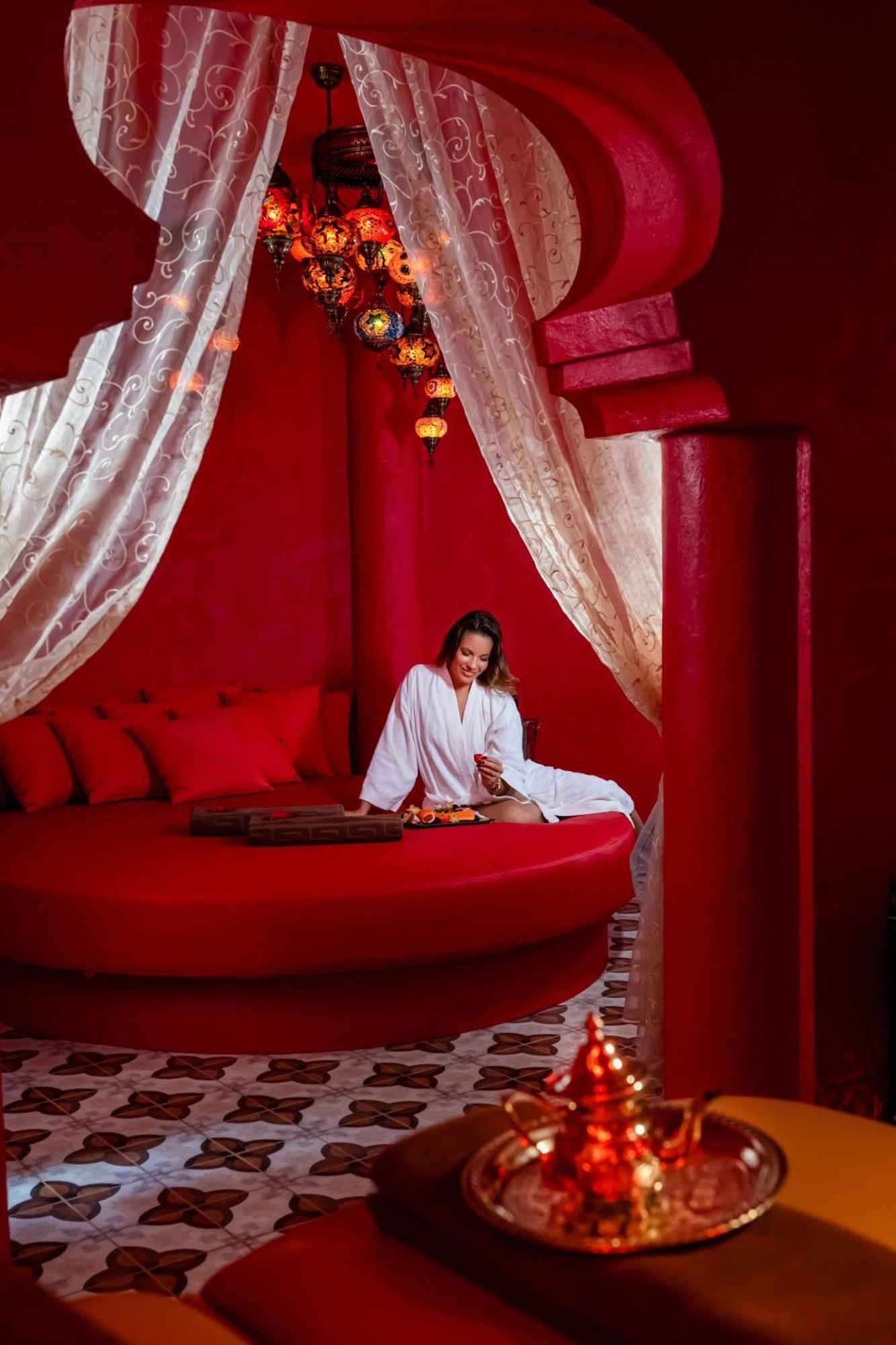 Meses Shiraz Superior-adults Only 4*